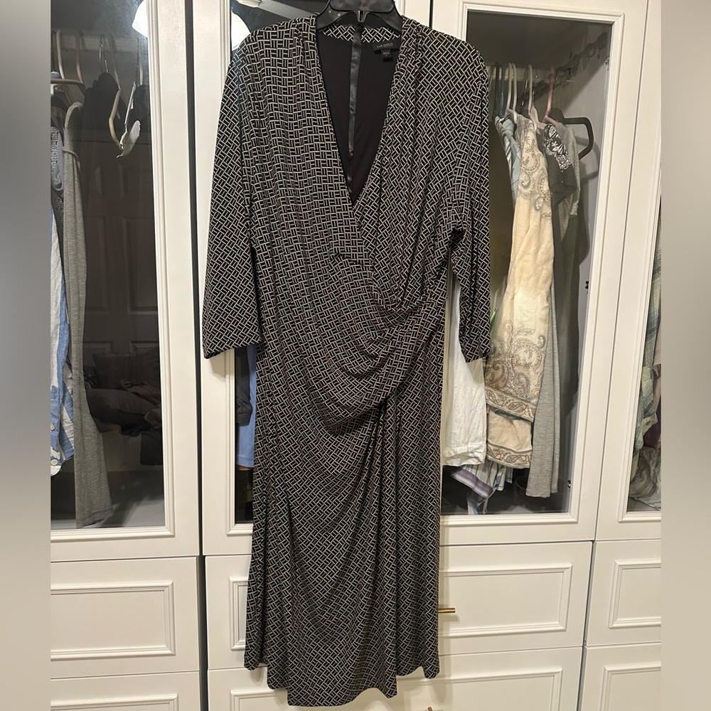J. Jill Faux Wrap Black and White Geometric Dress midi